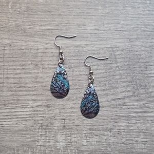 Pigness & Company Chic Silver and Blue Butterfly Wing Teardrop Earrings